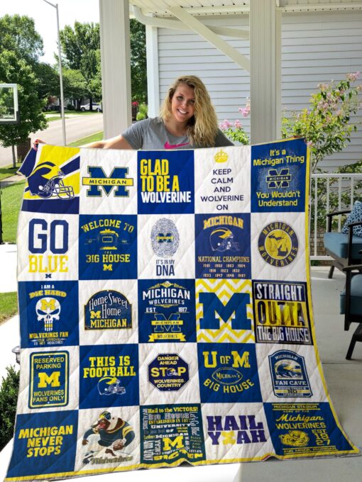 Michigan Wolverines quilt blanket 02 Rze