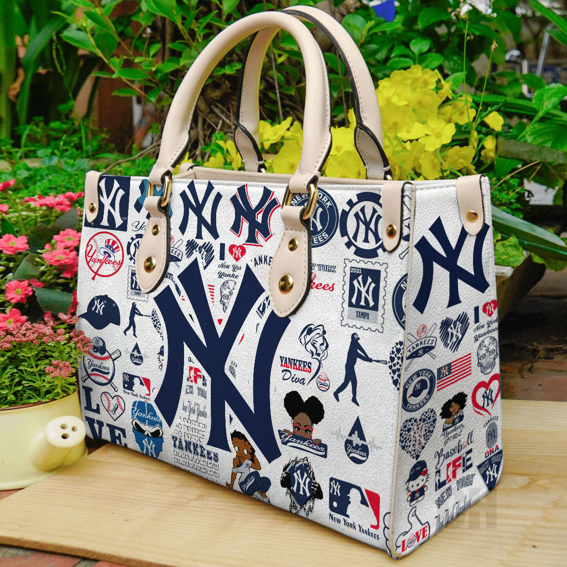 New York Yankees Leather Handbag 1 New York Yankees Leather Handbag