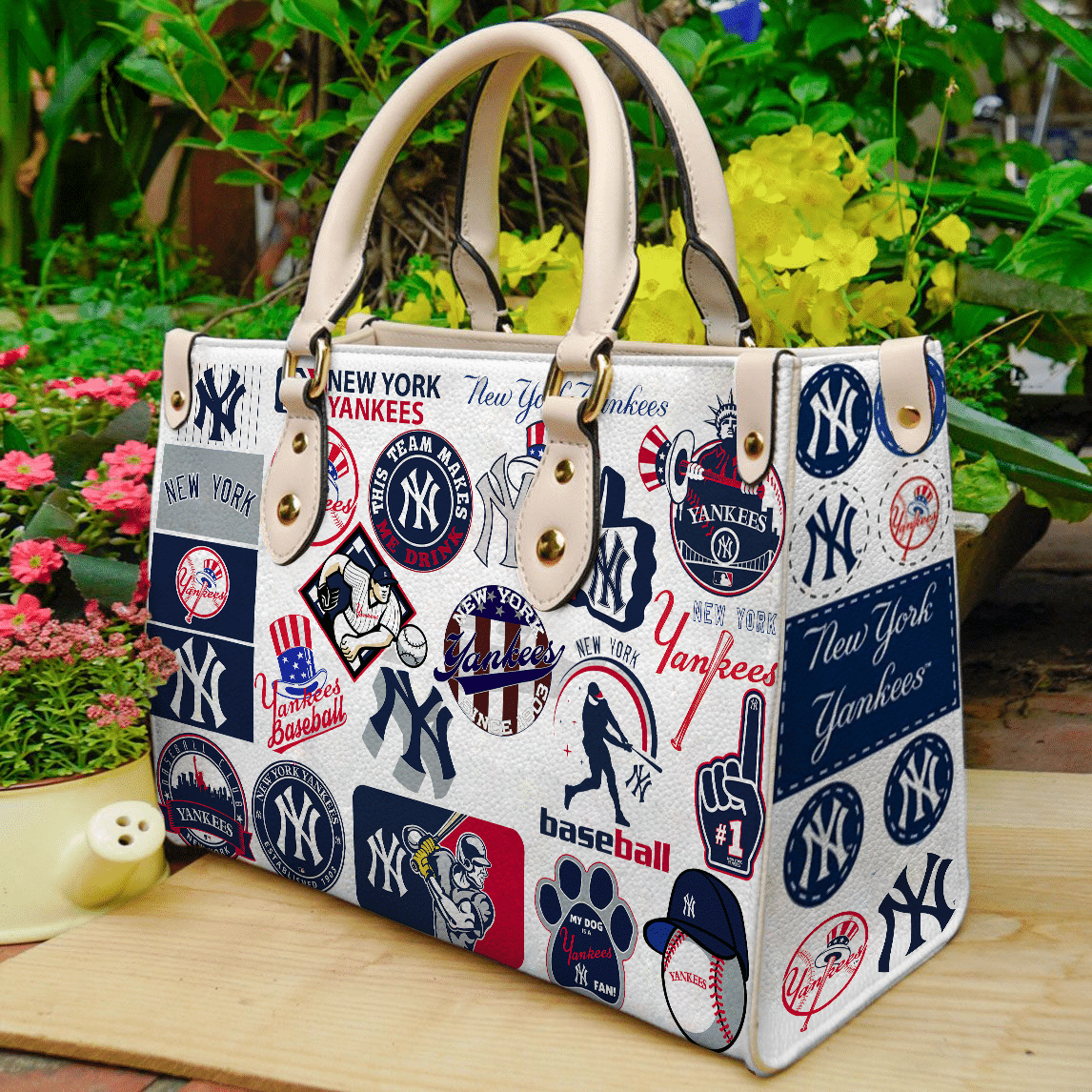 New York Yankees Leather Handbag 1 New York Yankees Leather Handbag