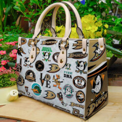 Yang Yang Leather Handbag