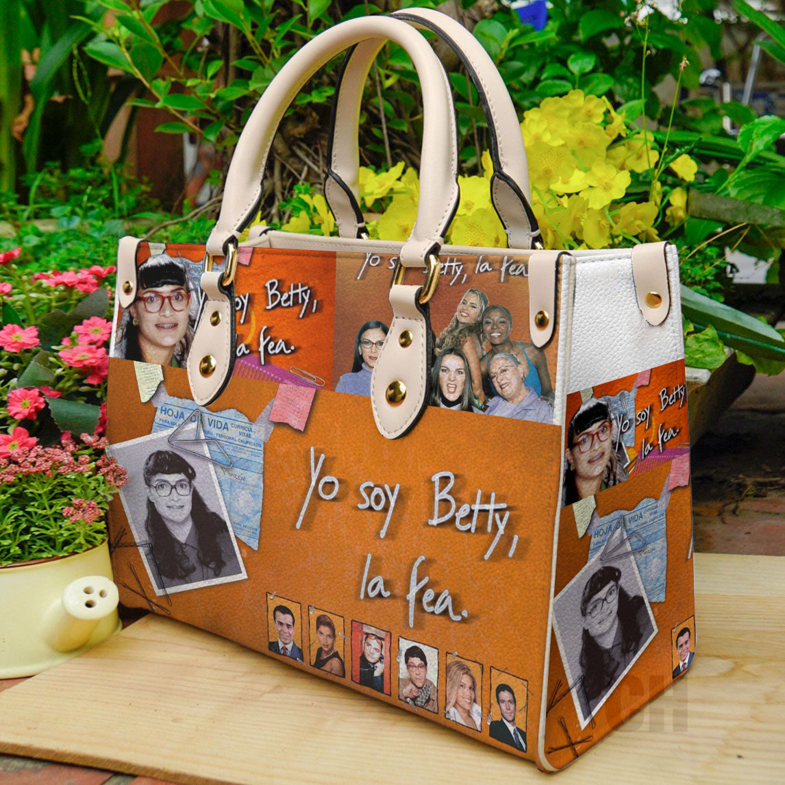 Yo Soy Betty, LA Fea Leather Handbag 1 Yo Soy Betty, LA Fea Leather Handbag